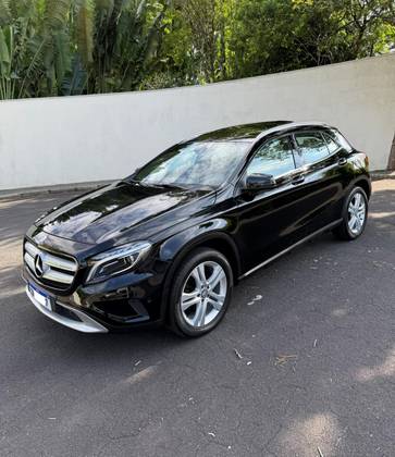 MERCEDES-BENZ GLA 200 1.6 CGI VISION BLACK EDITION 16V TURBO FLEX 4P AUTOMÁTICO